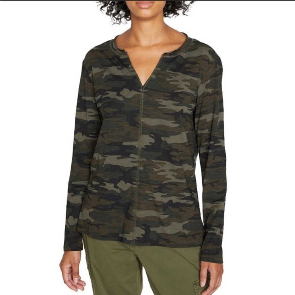 NWT M Sanctuary Longsleeve Camo Top